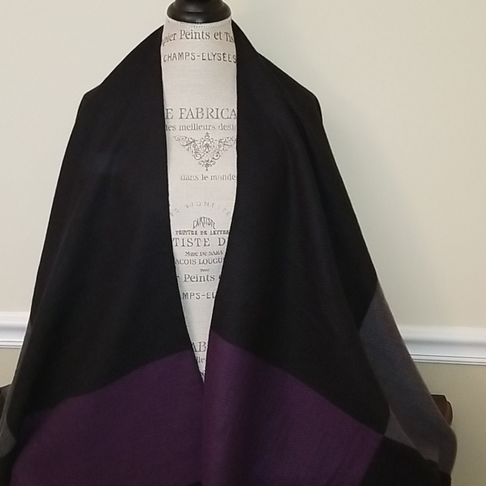 New with Tags. JCPenney Women's Shaw.